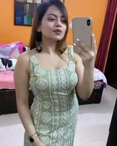 Call Girl in Chhatarpur